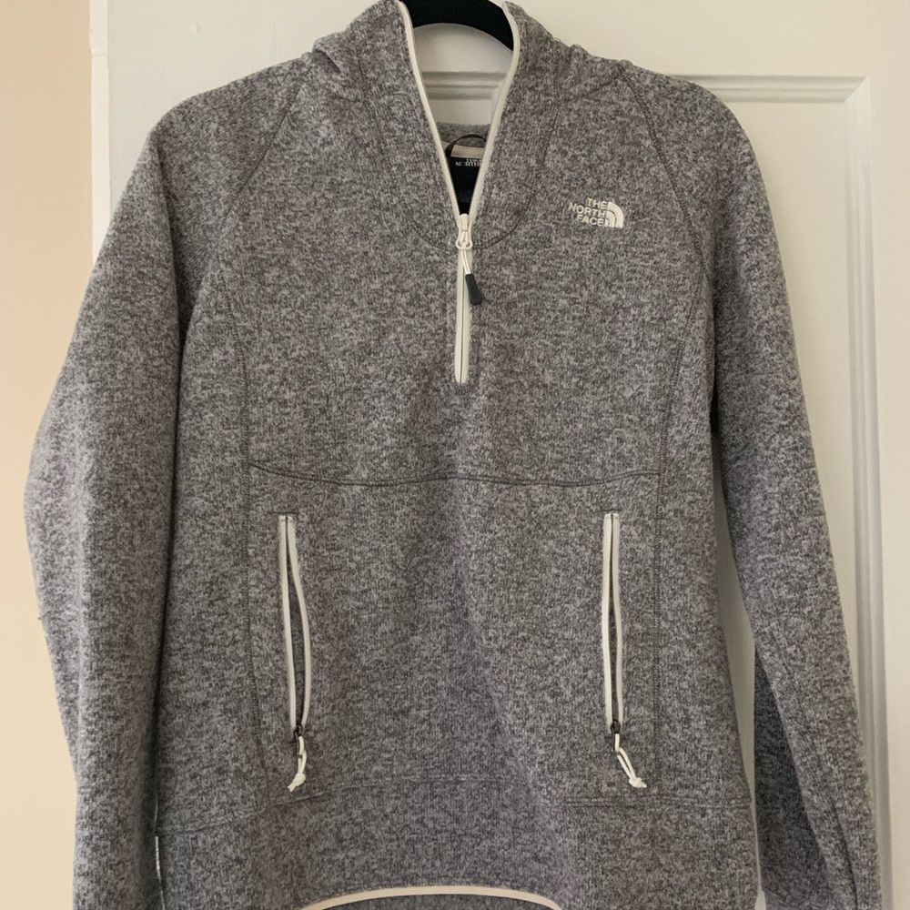 ✨ The North Face Grey QuarterZip Hooded Sweatshirt